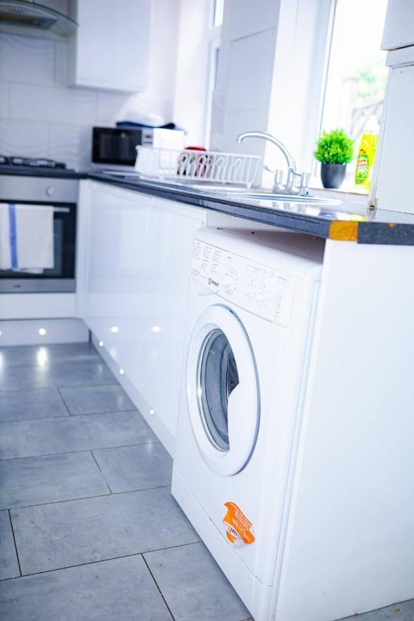 Beautiful 2 Bedroom House - Free Parking - Lt House Leicester Dış mekan fotoğraf
