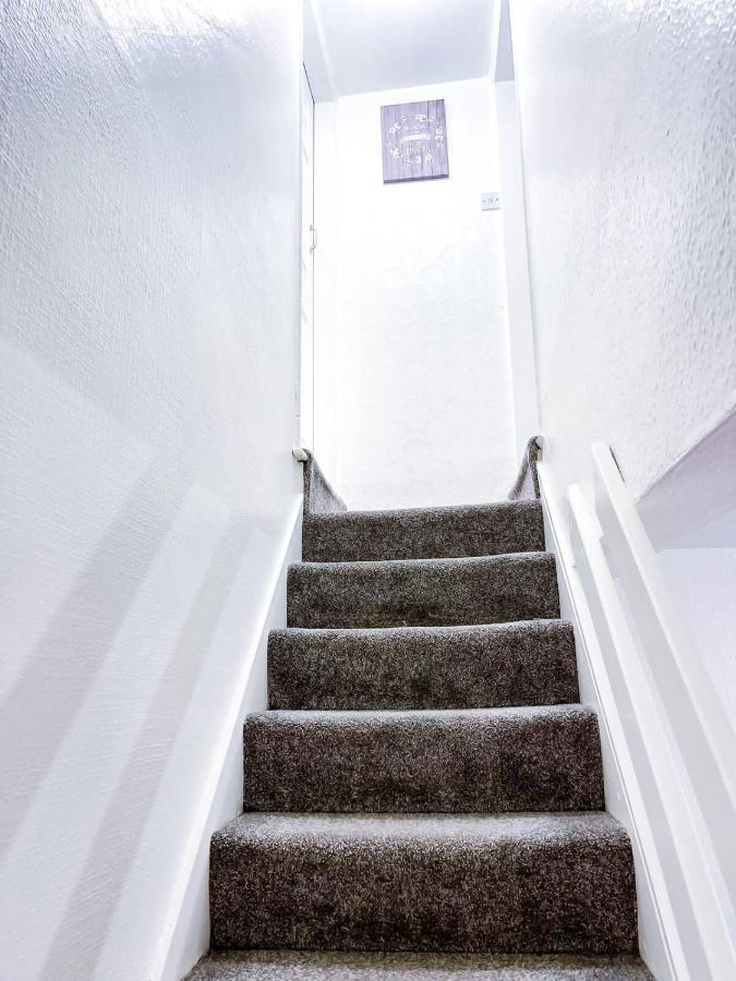 Beautiful 2 Bedroom House - Free Parking - Lt House Leicester Dış mekan fotoğraf